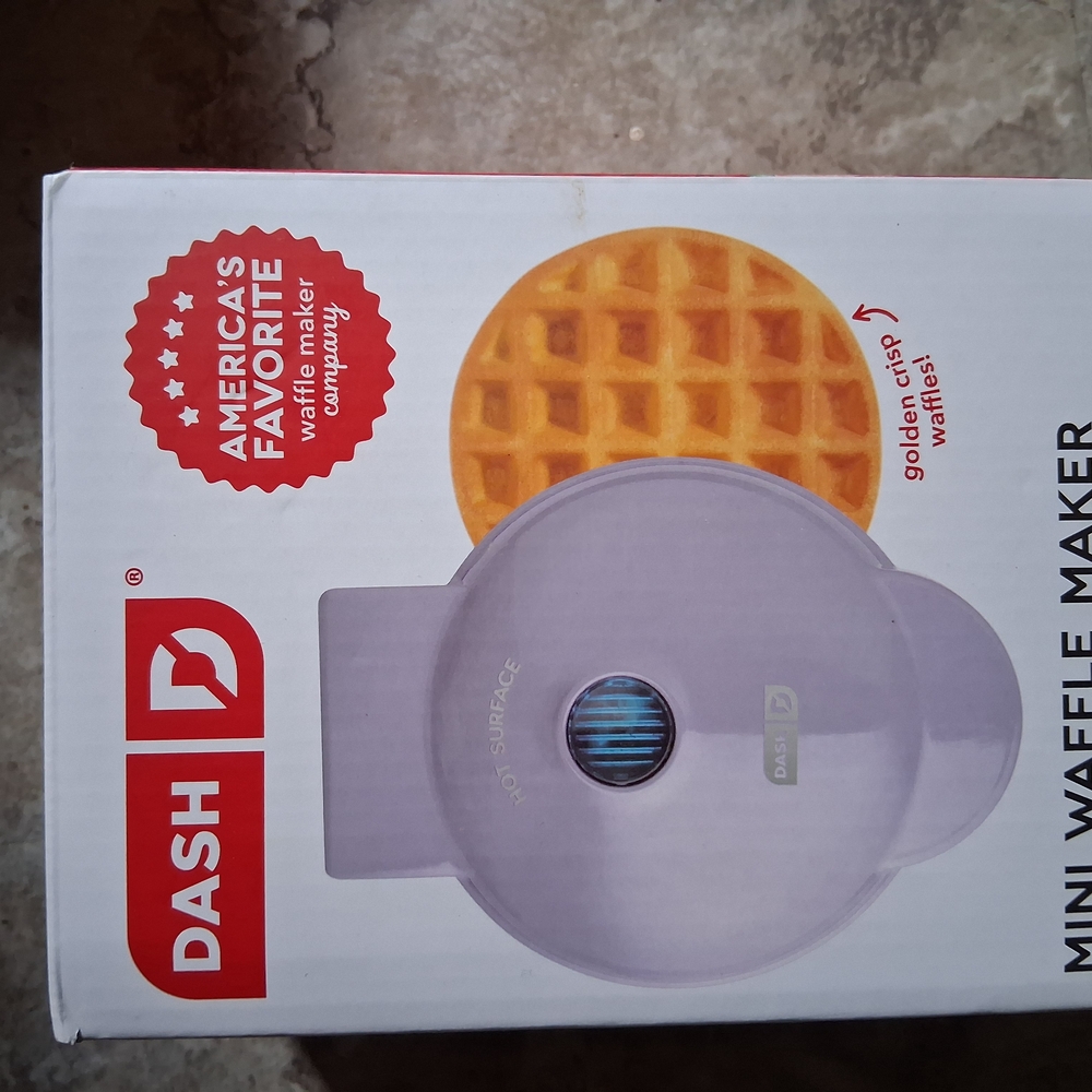 Dash Mini Waffle Maker in Purple